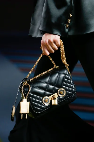 Look 125